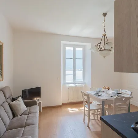 Apartamento Tina's Window On By Rent Mezzegra